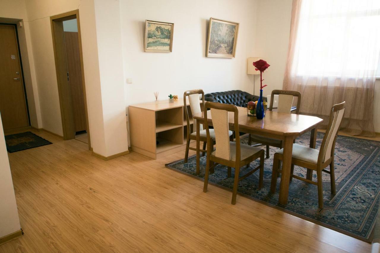 Town Hall 3 Bedroom Apartment วิลนีอุส ภายนอก รูปภาพ